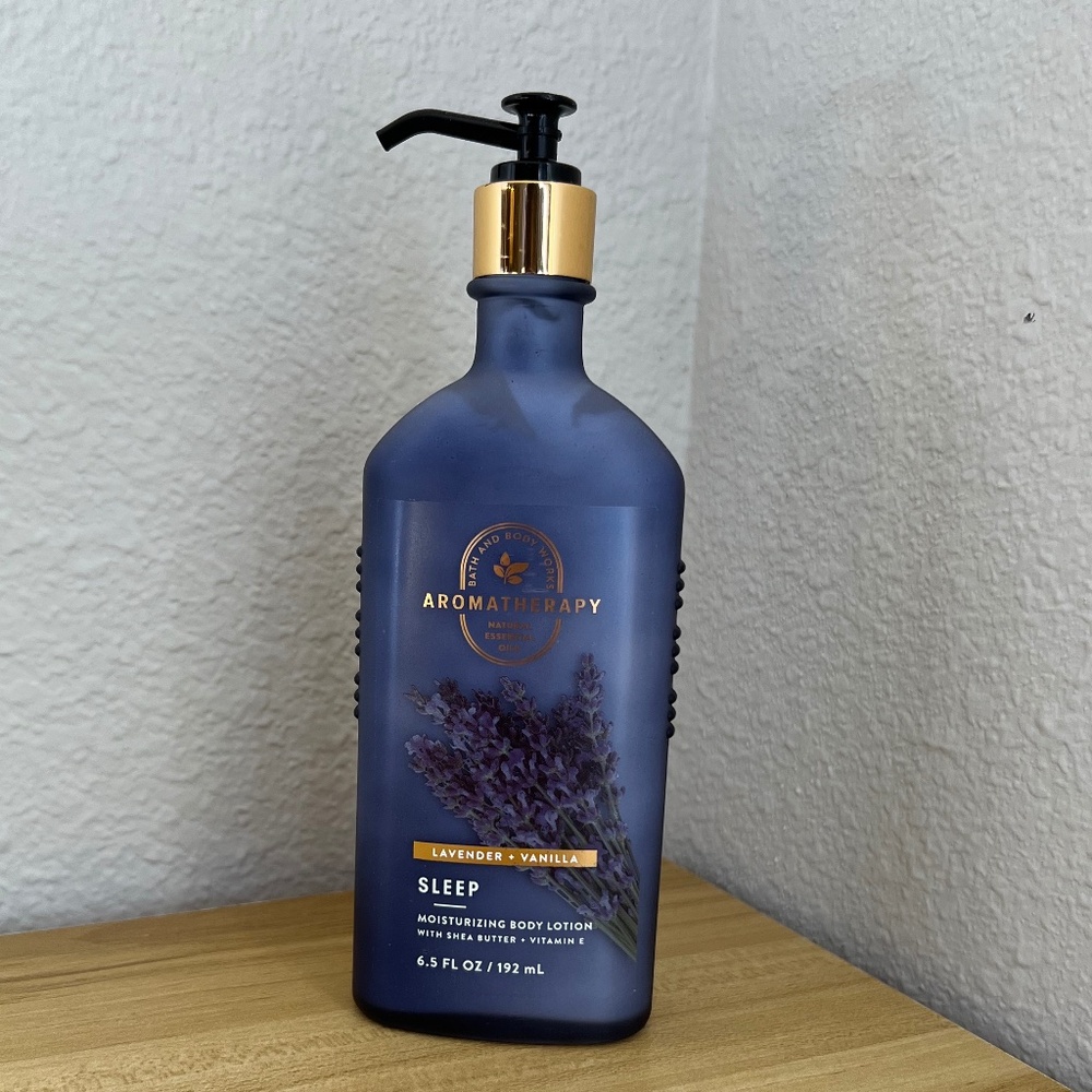 Bath & Body Works Aromatherapy "Sleep" Lotion - Lavender Vanilla